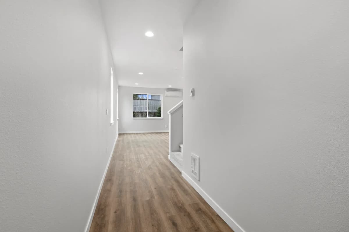 Gallery image 0-1
